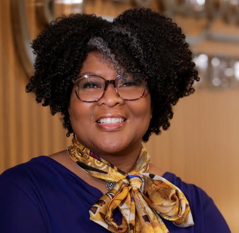 Melissa Davis headshot