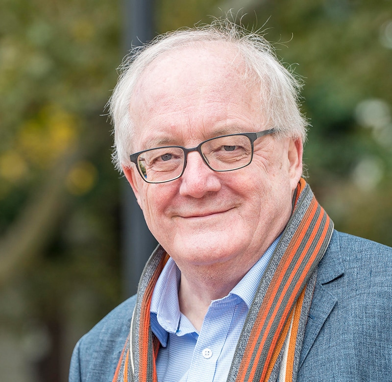 Simon Tavaré headshot